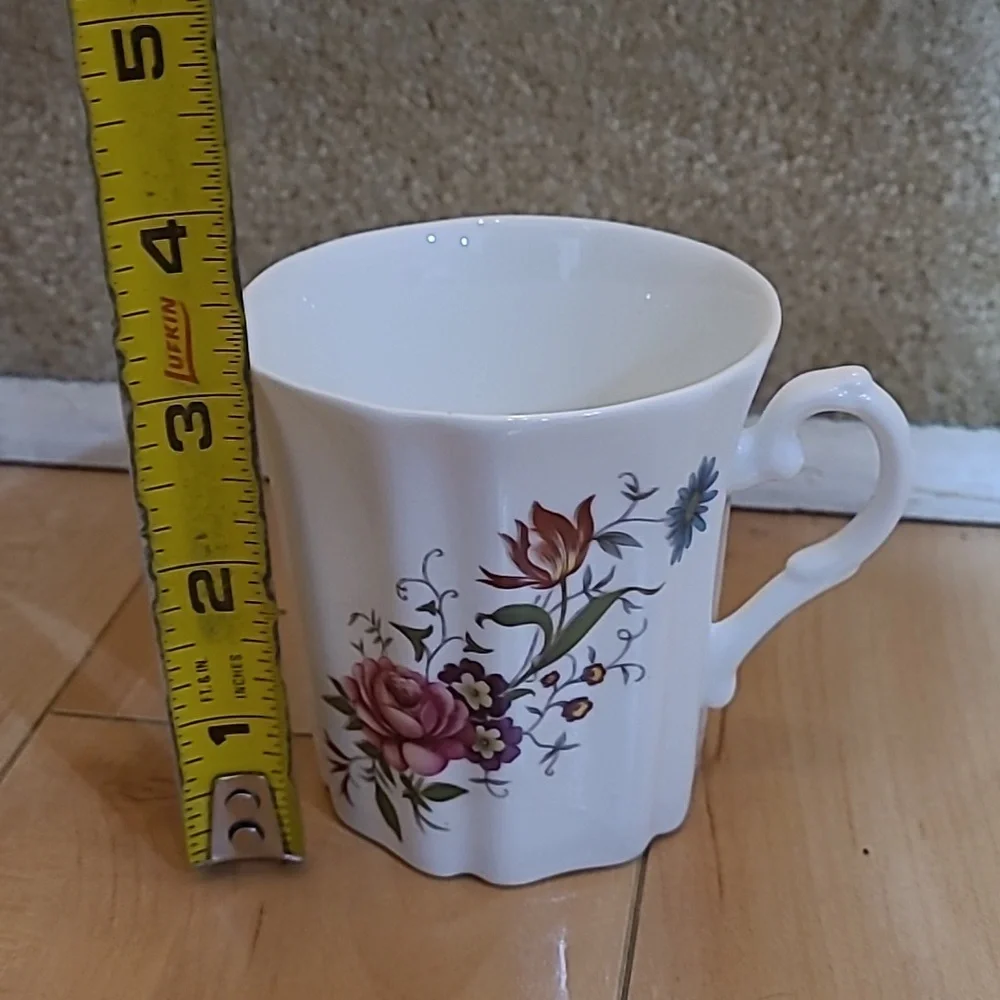 4 Royal Grafton cup, no damage - Picture 8 of 8